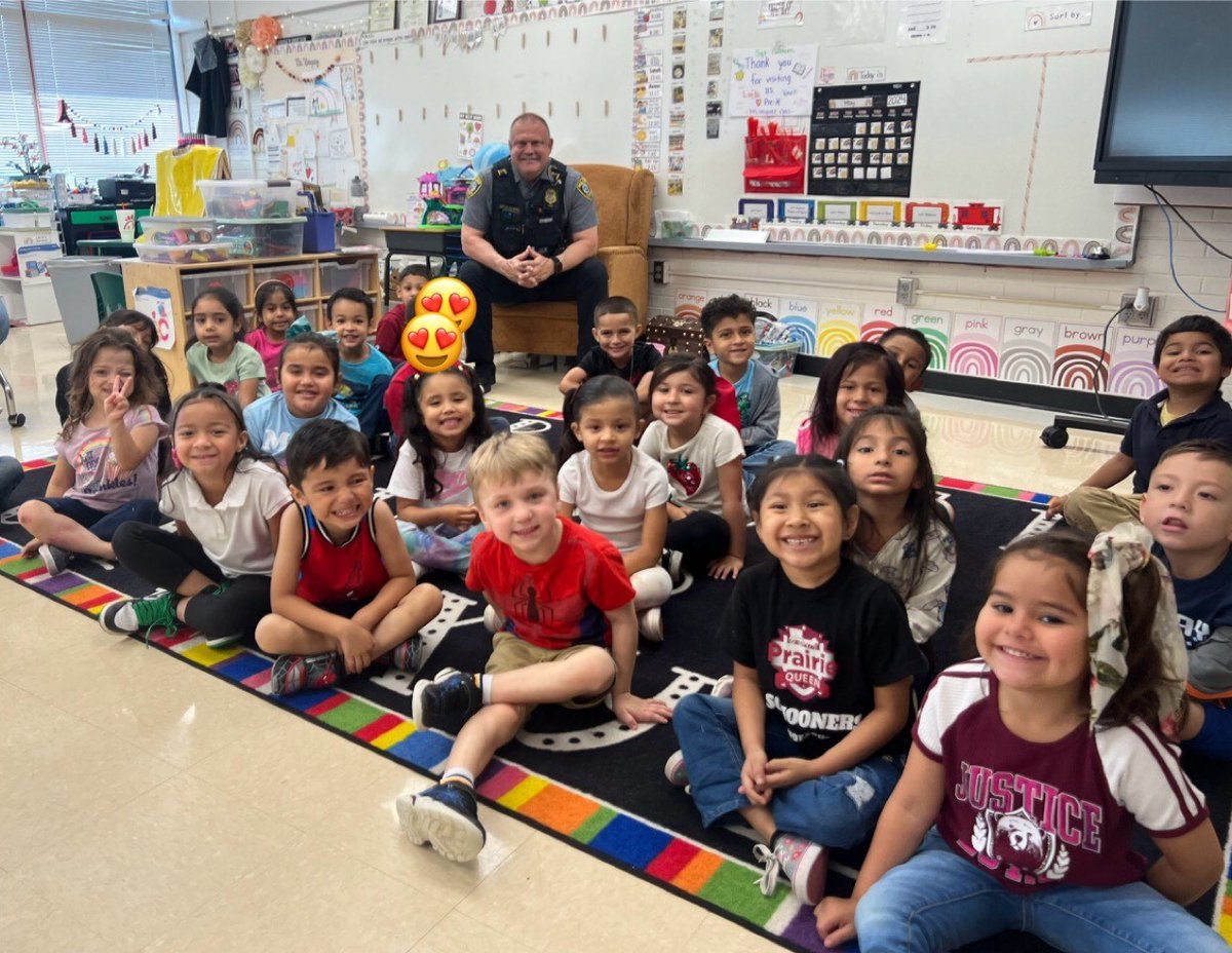 What a fantastic way to wrap up the school year! 📖👀 Sgt. Brad Gilmore took some time to read to several enthusiastic pre-k kiddos at Prairie Queen Elementary recently. Seeing their faces light up with excitement and curiosity was priceless.