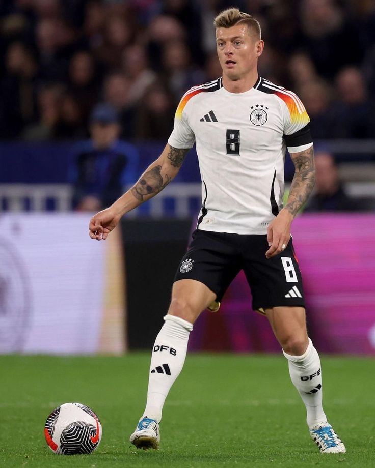 Alvaro_varito's tweet image. Vamos a sortear una camiseta de Toni Kroos‼️

Como siempre:

✅ Dar RT
✅ Seguir a @Ctinfo_17
✅ Seguirme a mí

Ganador el día del Real Madrid - Betis 🥲

Además, tienen descuento del 10% en toda la web aplicando el código 'FIN10'

Suerte a todos 😁😁