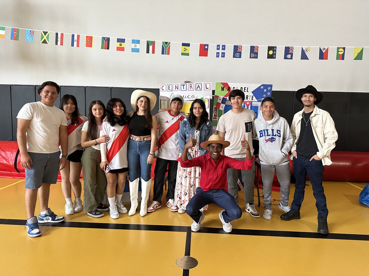 SHSRed_Devils's tweet photo. International Festival happening now! #StartStriveSucceed #IncludeEngageInspire https://t.co/lufPCHB4Yu