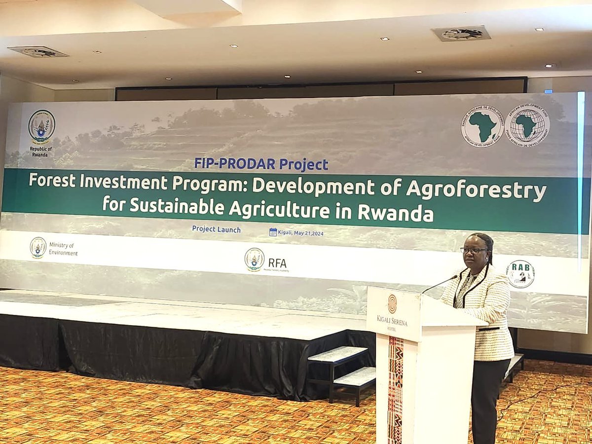 Today, Min. @MujaJeanne officiated the launch of the Development of Agroforestry for Sustainable Agriculture in 🇷🇼, a project under Forest Investment Plan. This 5-year project will be implemented in Southern Province and Gakenke District funded by @AfDB_Group #GreenRwanda🇷🇼🌿