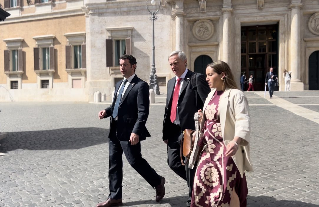 Saliendo de reuniones en el Parlamento Italiano en temas críticos para Chile: seguridad, crimen organizado, regimen carcelario e inmigración ilegal.