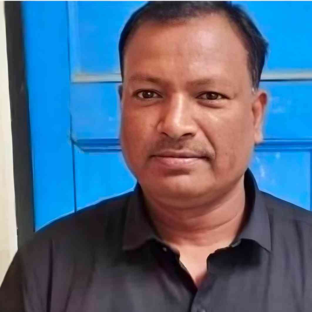 mishrag47's tweet photo. कन्नौज, नाबालिग बिटिया ने बॉयफ्रेंड से शादी करने के लिए सारे घर वालों को ज़हर देने के बाद पिता का आरी से गला काट डाला फिर भाई के सर पर हथौड़ा मारकर उसे भी मारने का प्रयास किया। भाई के चीखने पर मोहल्ले वाले आ गए वरना सारे घर वालों की मौत निश्चित थी। https://t.co/2z7yWSyi2R