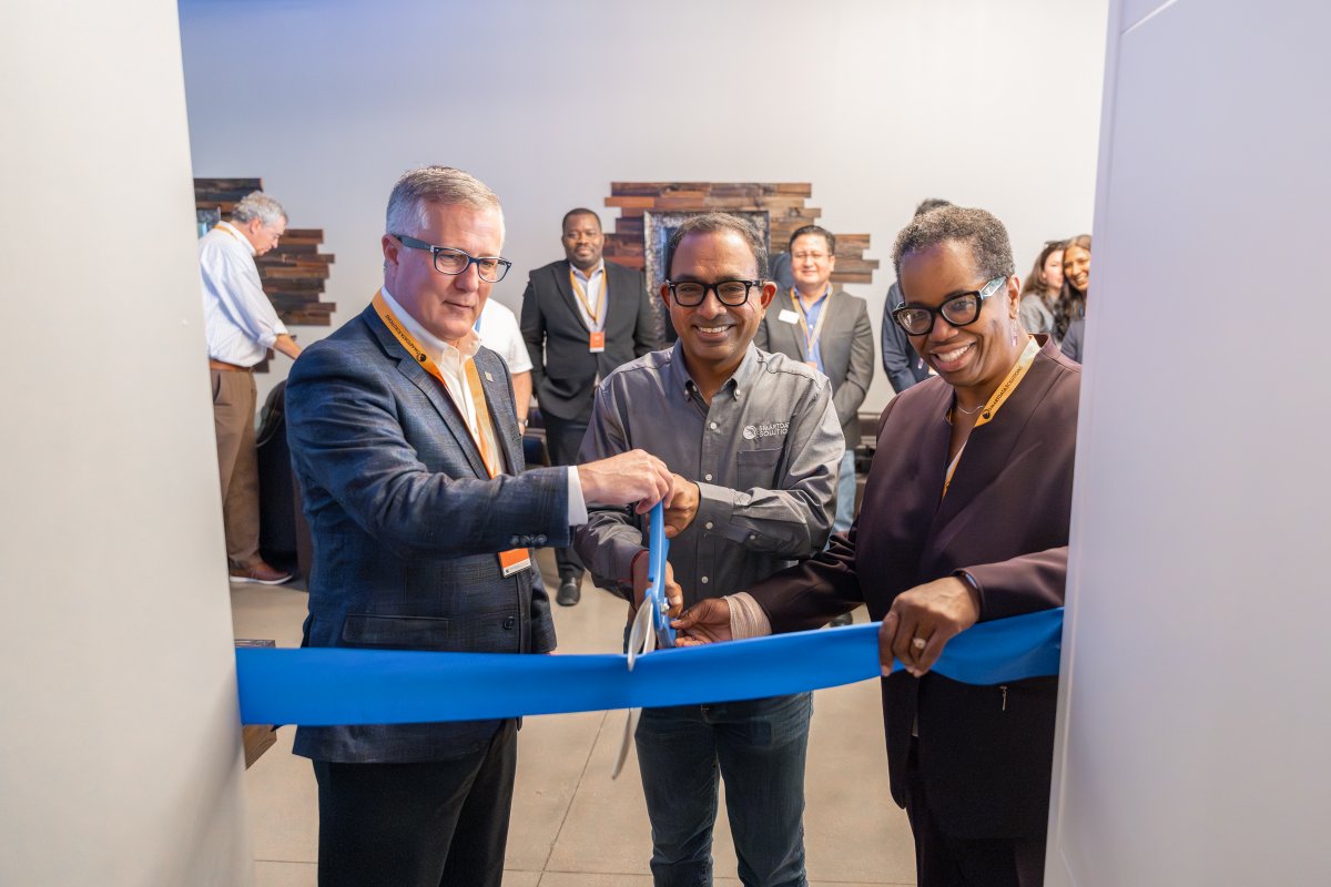 sdatasolutions's tweet image. Introducing the Dallas Center for Engineering and Technology by Smart Data Solutions – paving the way for a more efficient healthcare ecosystem! Watch our video: hubs.li/Q02x9t3g0

#DallasCenterLaunch #SmartDataSolutions #AIRevolution