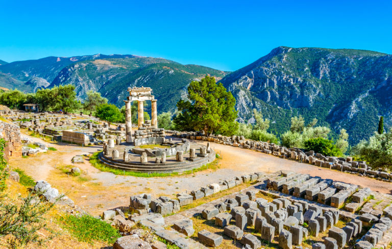 Visiting Delphi worth it? worldwidegreeks.com/threads/visiti… . #dephi #dephigreece #greece #worldwidegreeks