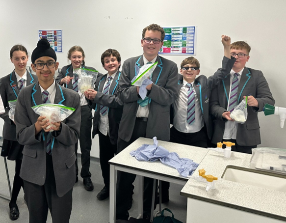 STEM club made ice cream today after school, to investigate the effect of a catalyst on the endothermic process of freezing! 📷
#stemclub #teamridgewoodscience