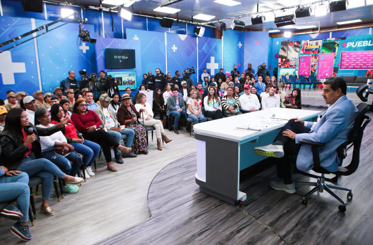 CamillaFSaab's tweet image. Pueblo, paz, amor, emoción. 
Vamos con todo, a seguir venciendo 💛💙❤️ #FactorM