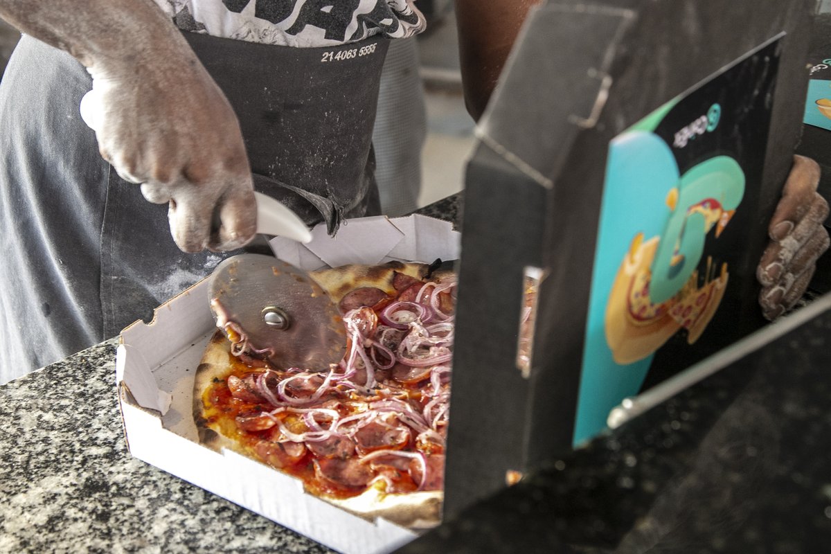 CoinexPortugues's tweet image. Eita, que a hora do almoço faz a gente morrer de saudade dessas #pizzas! 🤤🍕 

#CoinExPizzaDay #OneBiteOfBitcoin #PizzaDay #UmMordidadeBitcoin