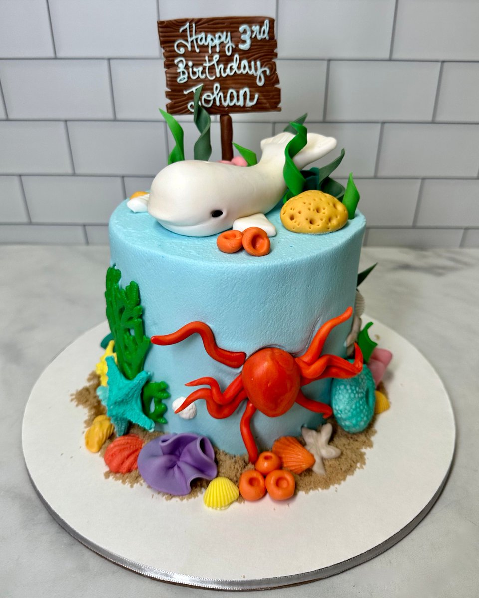 Fun fact: belugas love birthdays 🐋🦀🎂

#oceantheme #kupcakekitchen #wantcake #oceancake #oceanparty #undertheseacake #undertheseaparty #cakeinspiration #birthdaycakeideas #birthdaypartyideas #birthdayideasforkids #customcakes #beautifulcakes #cakeforkids #santaclarita
