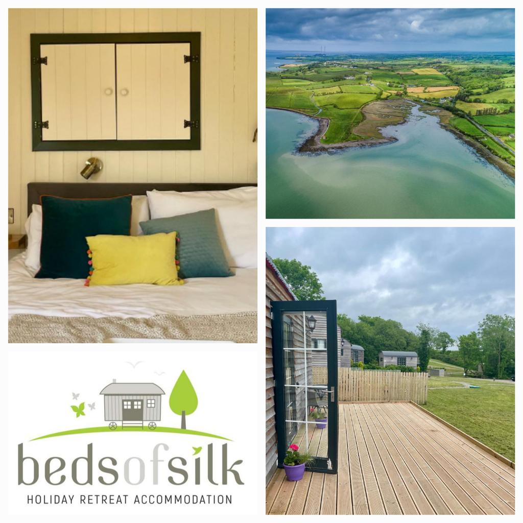 Beds of Silk Holiday Retreat 💛💙 Is a luxurious and glamorous glamping experience. A visit is all about escape, relaxation and recapturing your own time, located in the quaint village of Labasheeda, overlooking the wide expanse of the Shannon Estuary Way.
