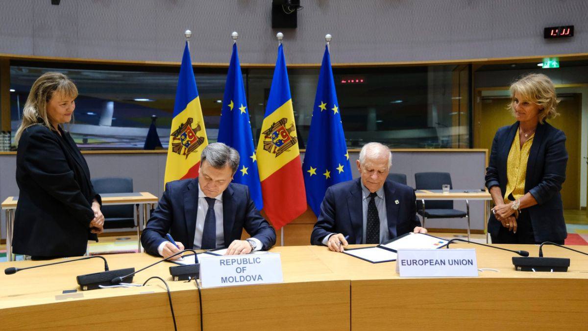 Moldova became the first country to sign security agreement with EU - Borrell

'This partnership will enhance the country's resilience,' said Josep Borrell.