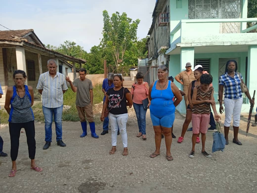 Con el propósito de dar cumplimiento a la Ley Electoral se efectuó la primera asamblea de nominación de candidatos a delegados, en la circunscripción 25 del Consejo Popular Guara.
#Mayabeque 
#JuntosPorMayabeque 
#LeyElectoral
#MelenaDelSur