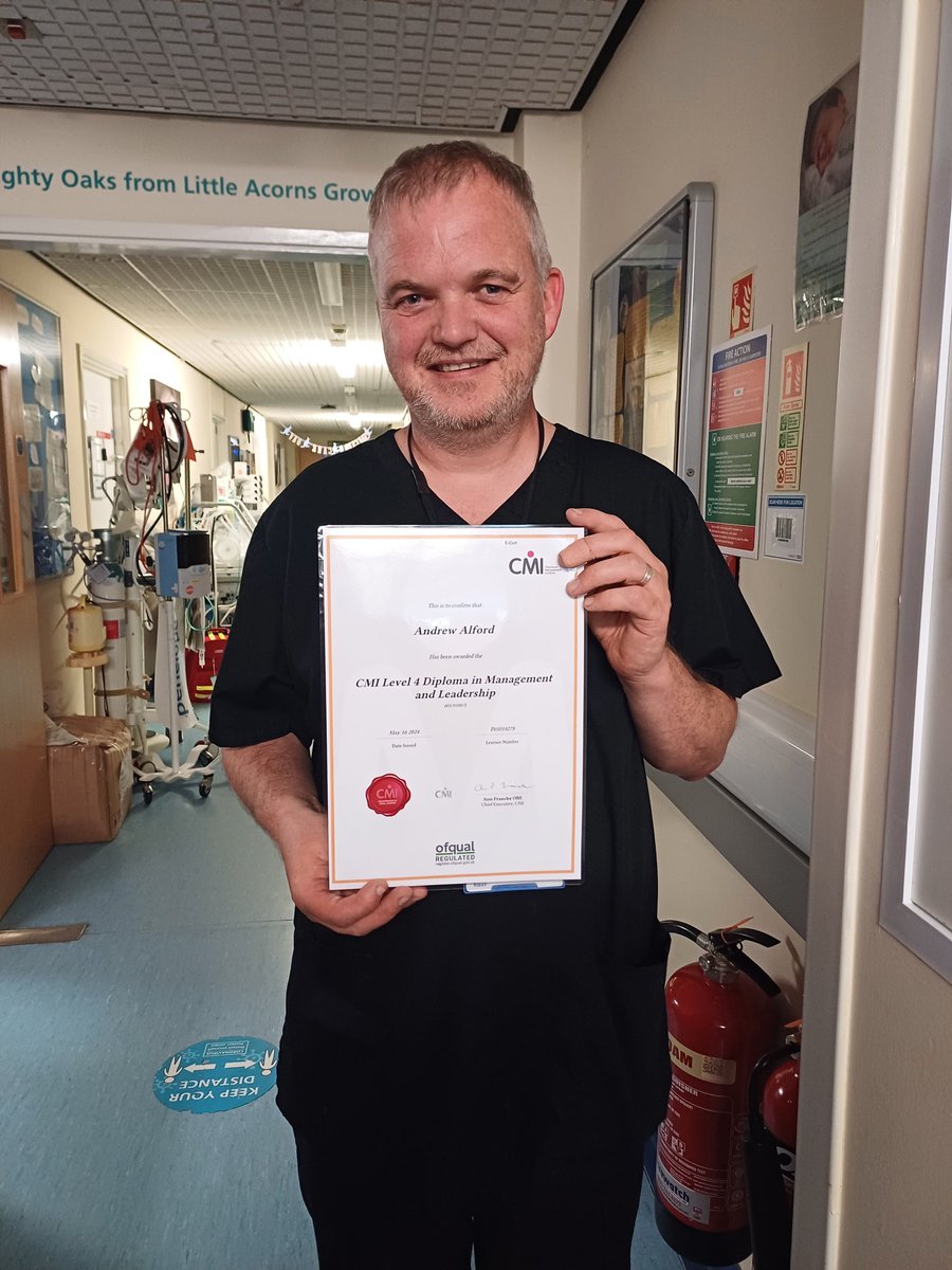 Love supporting professional development across the #NICU @UHP_NHS MDT. Our Senior Tech, Andy Alford receiving his certificate for Level 4 Dioloma in Leadership and Management. #staffinvestment #onebjgteam A huge congratulations from us all. 🥳🥳 @MckeonCarter @GilesGilesrich