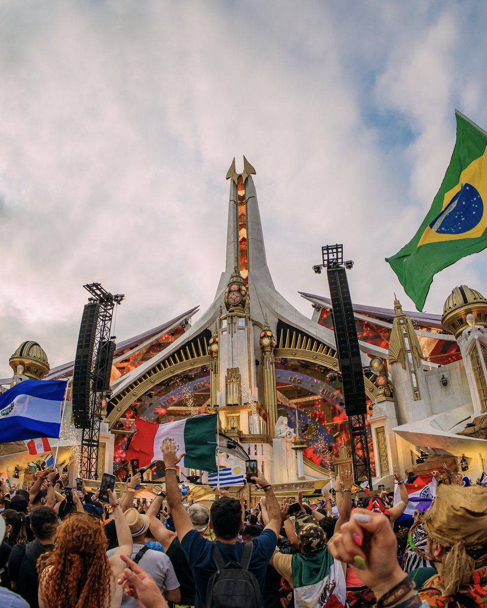 Crie conexões com pessoas do mundo todo e descubra que, aqui, todos compartilham da mesma paixão. Descubra todas as opções de ingressos disponíveis em tomorrowlandbrasil.com. Junto com @Budweiser_Br.