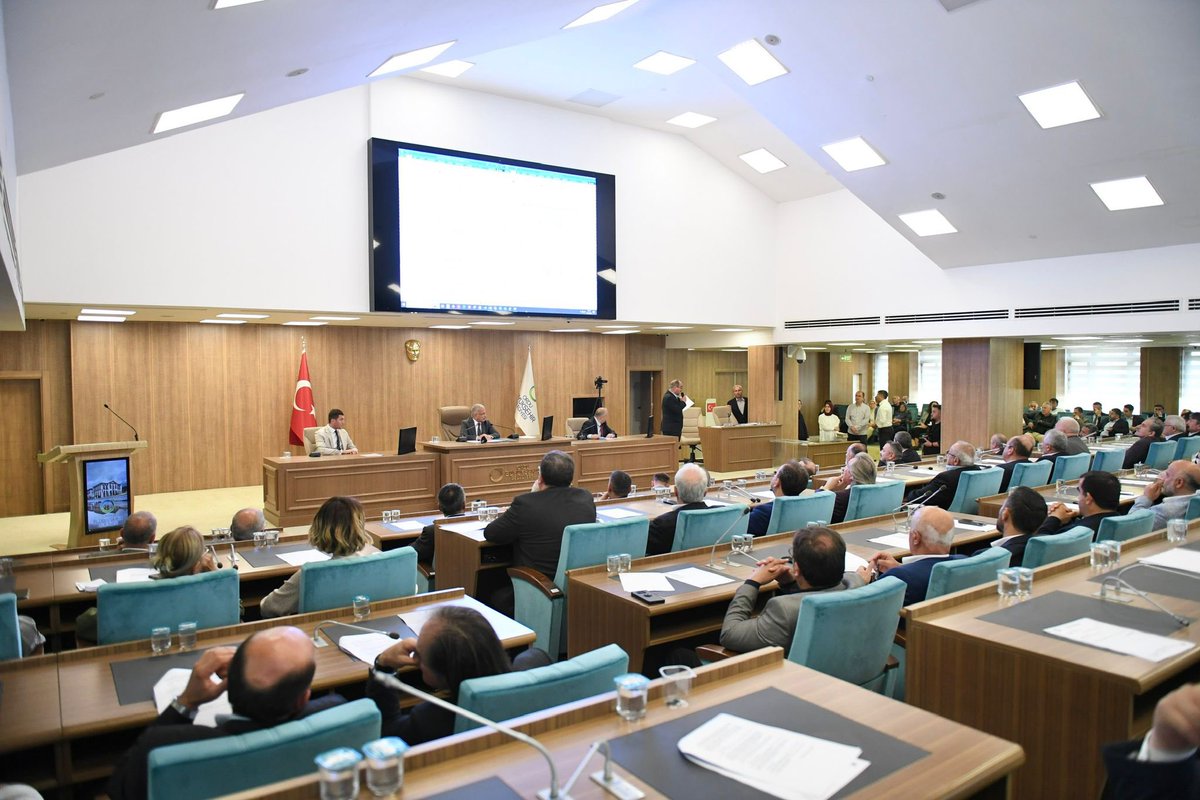 Türkiye Belediyeler Birliği Meclisi'ne üye seçimi için Ordu Büyükşehir Belediye Meclisimizde olağanüstü toplantı gerçekleştirdik. Yapılan seçim sonucunda TBB Meclisi'nde Ordu Büyükşehir Belediyemizi temsil edecek üyelerimize başarılar diliyorum.