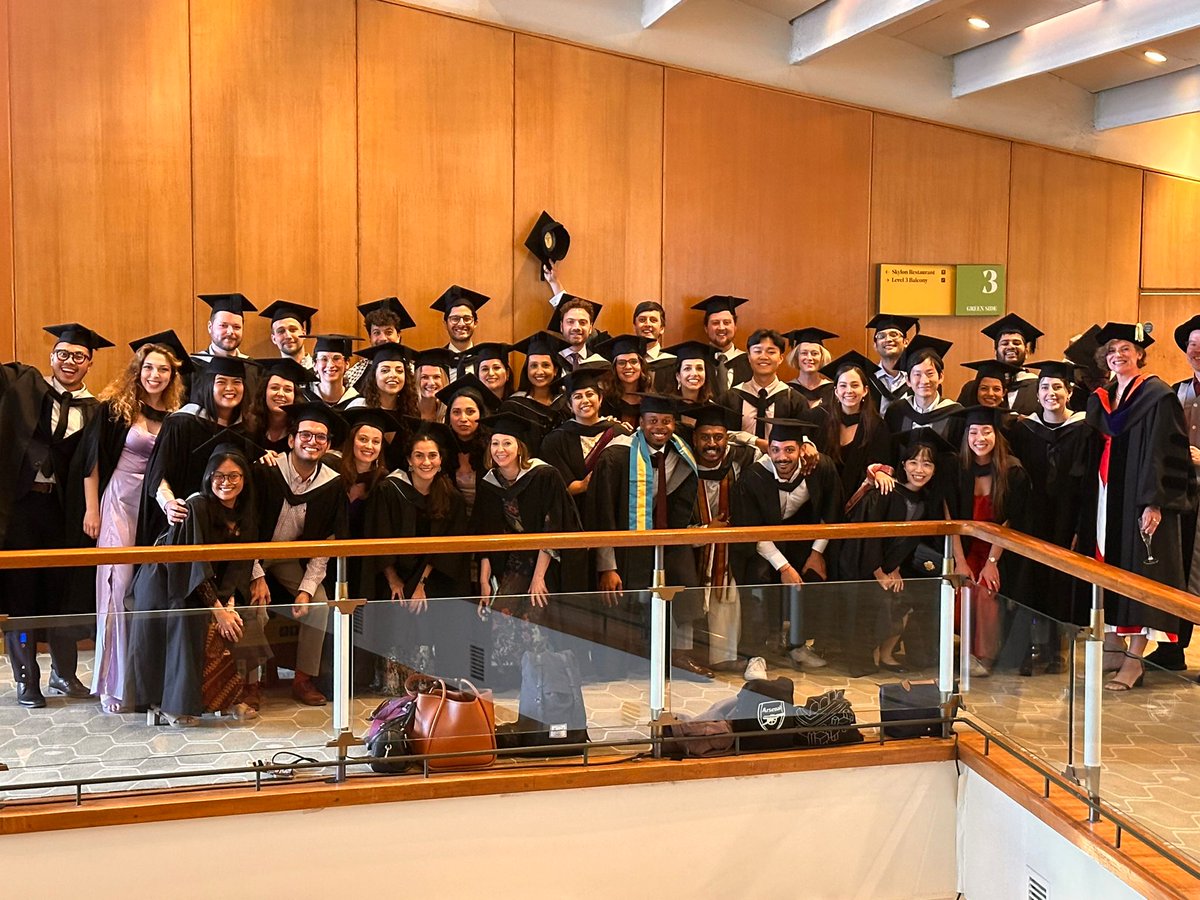Congratulations to our @IIPP_UCL MPA class of 22/23 on graduating today. Such a talented, passionate and dedicated group… go and take on the world with radical new theory and practice. Meet the class of 22/23 here: ucl.ac.uk/bartlett/publi…