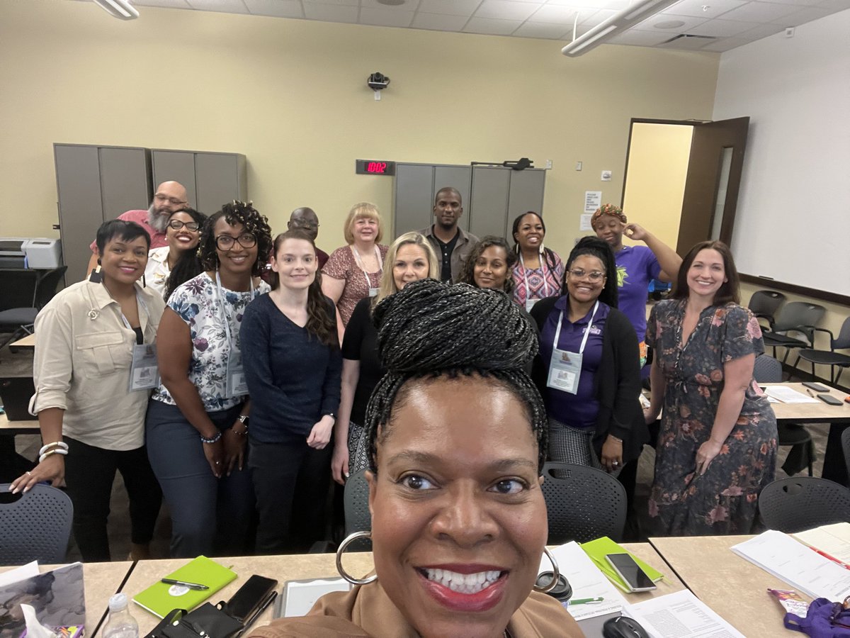 CyFairEd's tweet image. Building academic researcher #brandidentity at @PVAMU with #NSFEIR scholars.