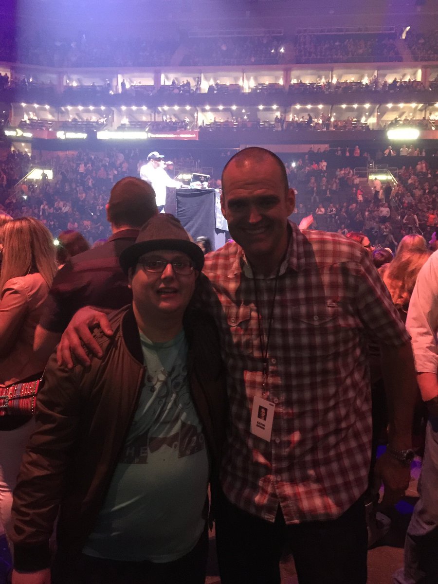 BrandonParnes's tweet photo. @Always901 Hey Kevin, just saw that Mr. T is coming back to Kansas City in December and I Can. Not. Wait! and it reminded me of this photo and yours and Brian’s kindness and generosity for taking care of me at the MOTW Tour. Hope to run into you both in Dec. All the best, Brandon https://t.co/cn4yK2M0Ct