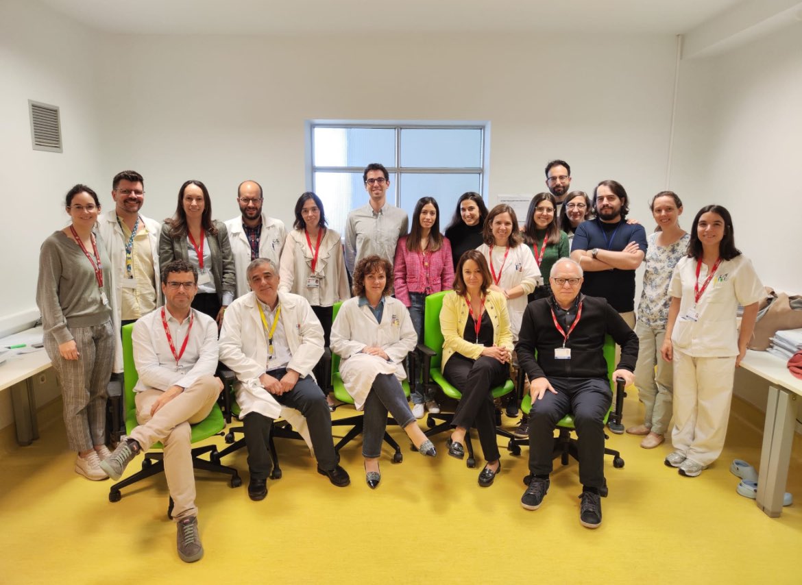 ¡Hacía mucho que nuestro equipo facultativo no actualizaba su “foto de grupo”! 📸

Hemos aprovechado que cumplimos 2 años como Grupo de Investigación de Hematología Traslacional del IRYCIS para hacerlo 🎂