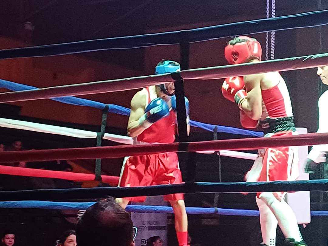 Temuco. Chilotas de Asobox en la velada boxeril efectuada en el gimnasio B. O'higgins. Los resultados: Belen Larenas, gana por fallo unánime. Cristel marquez, en fallo dividido pierde la opción del título nacional. Javiera Barrientos igual fue derrotada en fallo dividido.