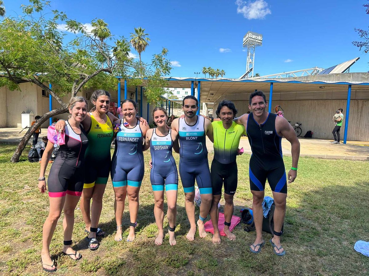 sandygaspay's tweet photo. Proud of my husband/coach @franciscabarle for finishing his second triathlon in Seville! https://t.co/WaS3ux5RXs