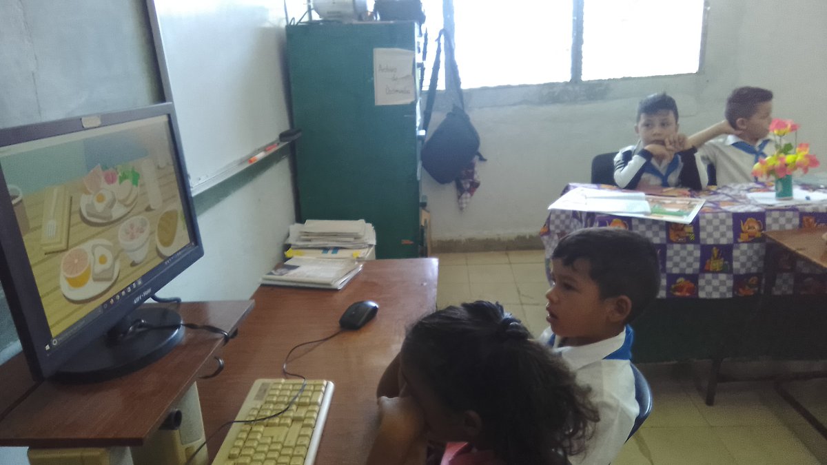 Se imparte una clase de Mi mundo digital l donde se le da salida a la Cultura Alimentaria en los escolares de 1er grado.
#educaciónpuertopadre
#CubaMined
