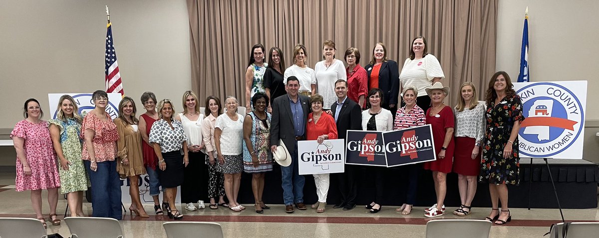 It was great to visit with Commissioner Andy Gipson last night at the Rankin County Republican Women’s meeting. I appreciate his work to promote Mississippi’s agricultural products across the country and around the world. Republican leadership is making a difference in MS!