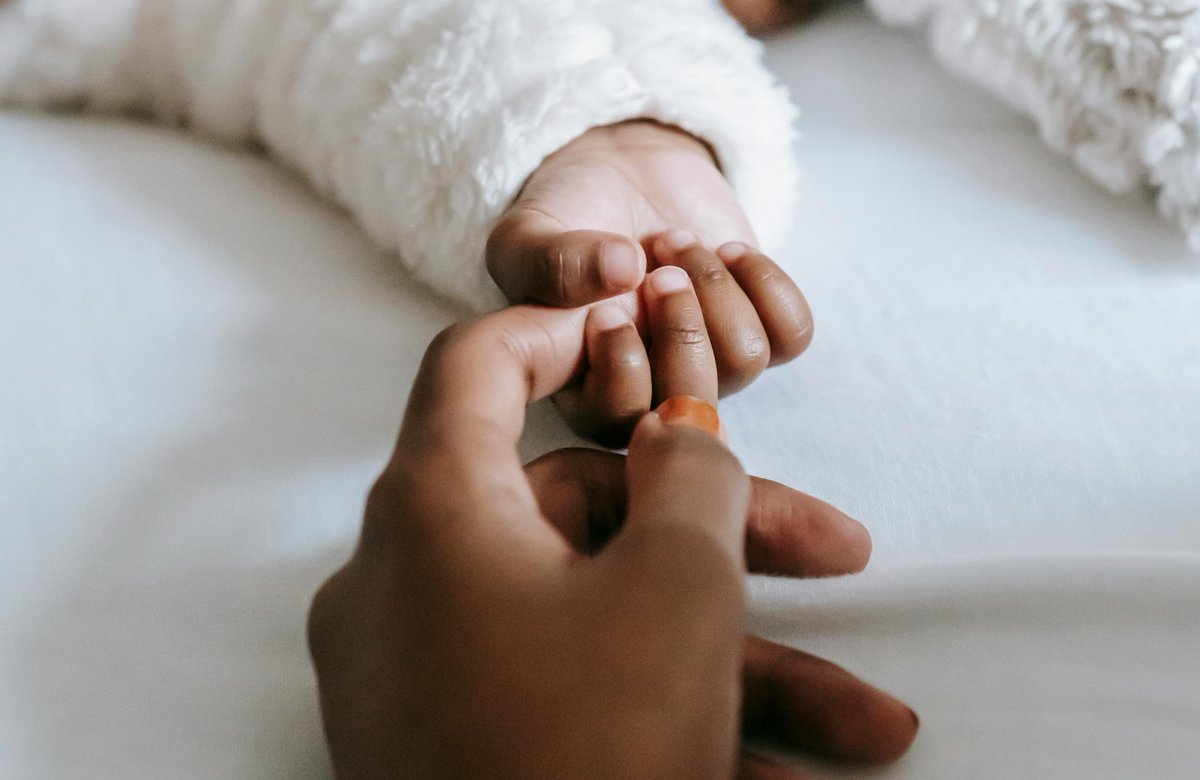The University of Basel's "stay on track" funding scheme supports mothers during their postdoc phase. It is aimed at all postdocs in the early phase of motherhood and provides temporary support to relieve them of tasks such as teaching.
👉unibas.ch/en/Research/In…