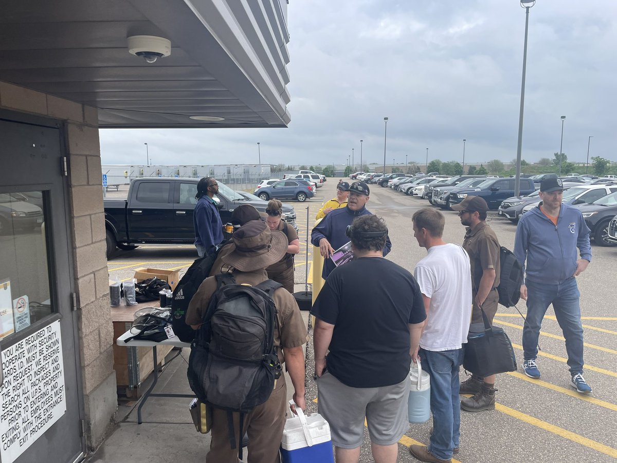 The UPS @Teamsters in Maple Grove, Minnesota understand what DRIVE can do to empower our lives inside and outside of work. This morning alone we raised over $6,700 annually to keep Right to Work OUT of Minnesota and keep labor friendly policies IN.