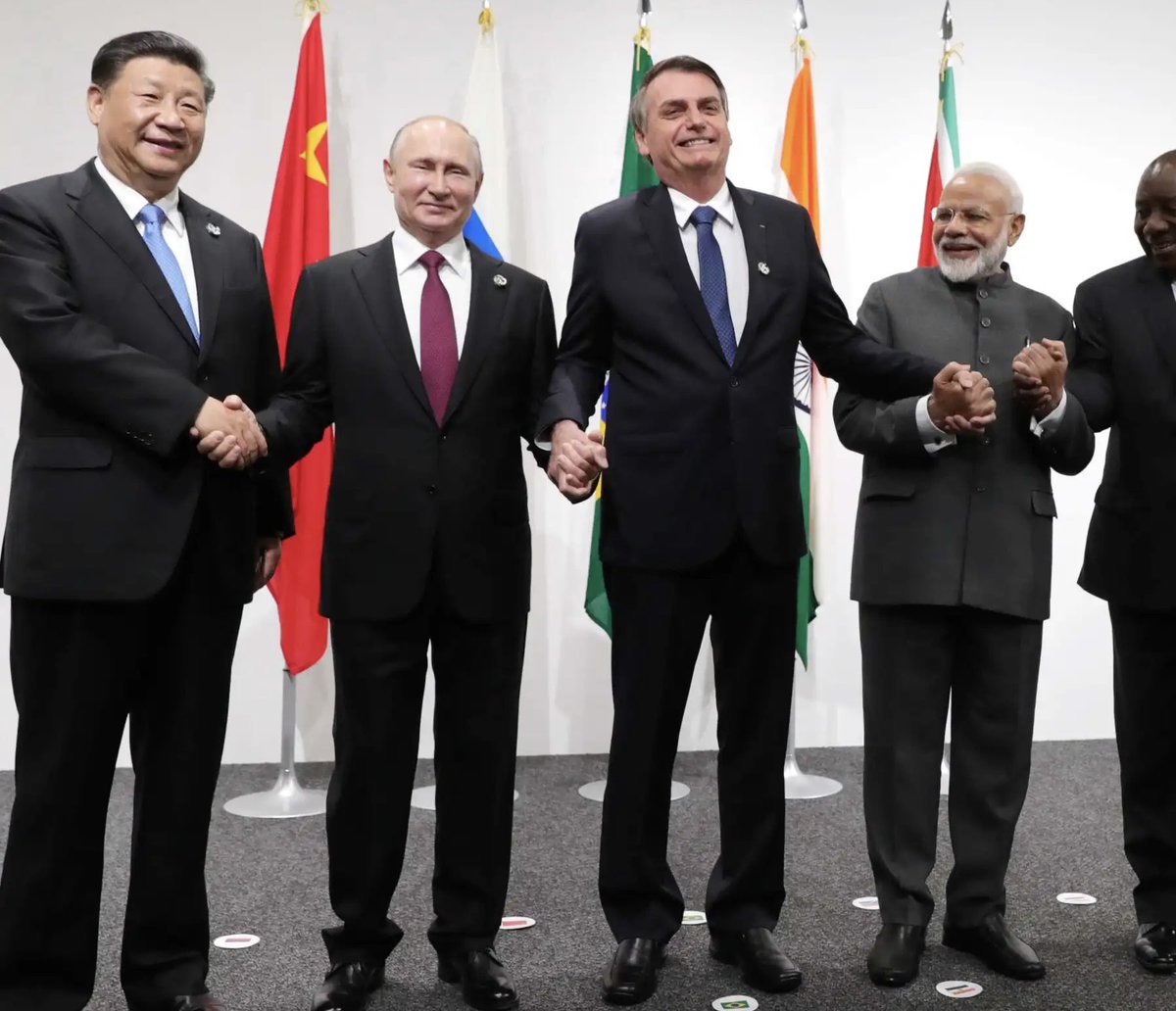 BRICS is preparing to launch an independent blockchain-based system called 'BRICS PAY.'

This step aims to completely end the use of the U.S dollar in interstate trade.