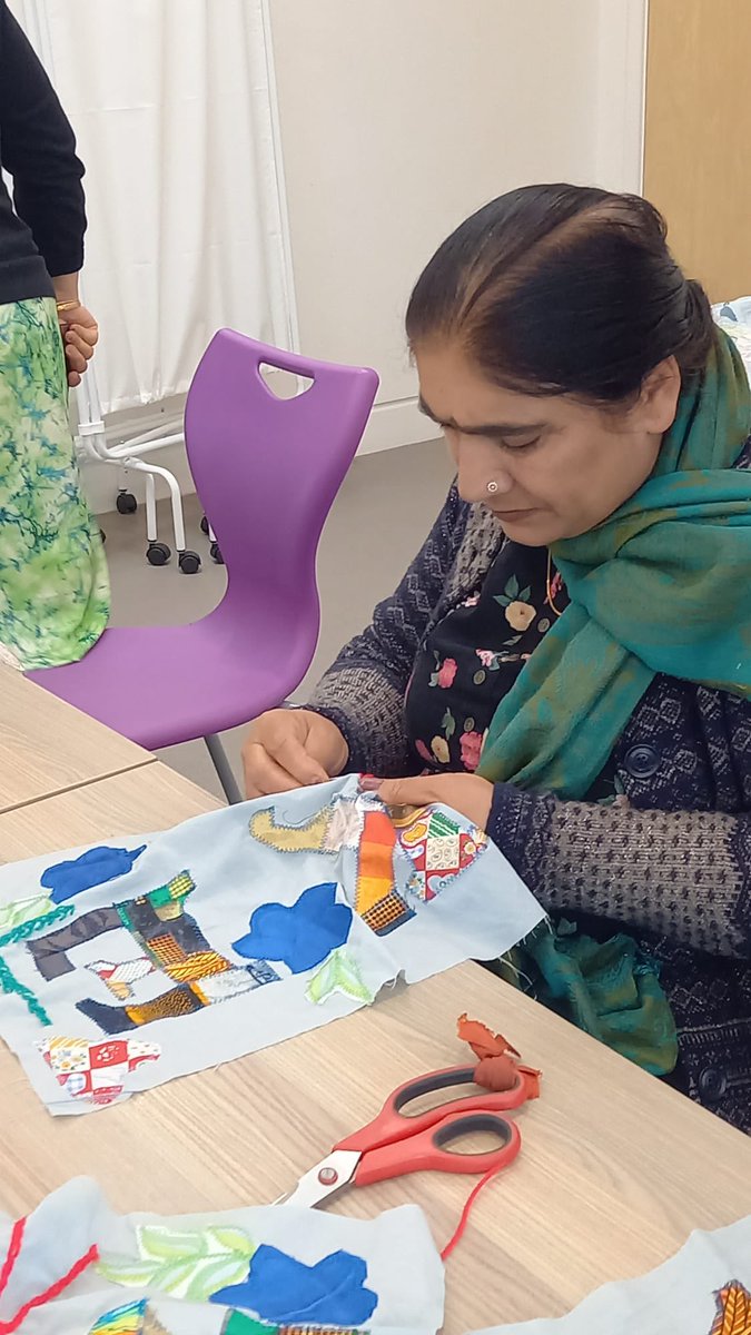 Every Tuesday is a celebration at Refugee Hub, St Stephen’s Children’s Centre. Families requested a special cake and got two rainbow cakes w/ lemon curd filling & vanilla cream cheese frosting. Plus, butter chicken, lentil curry, and an arts and crafts class led by Ray. #refugee