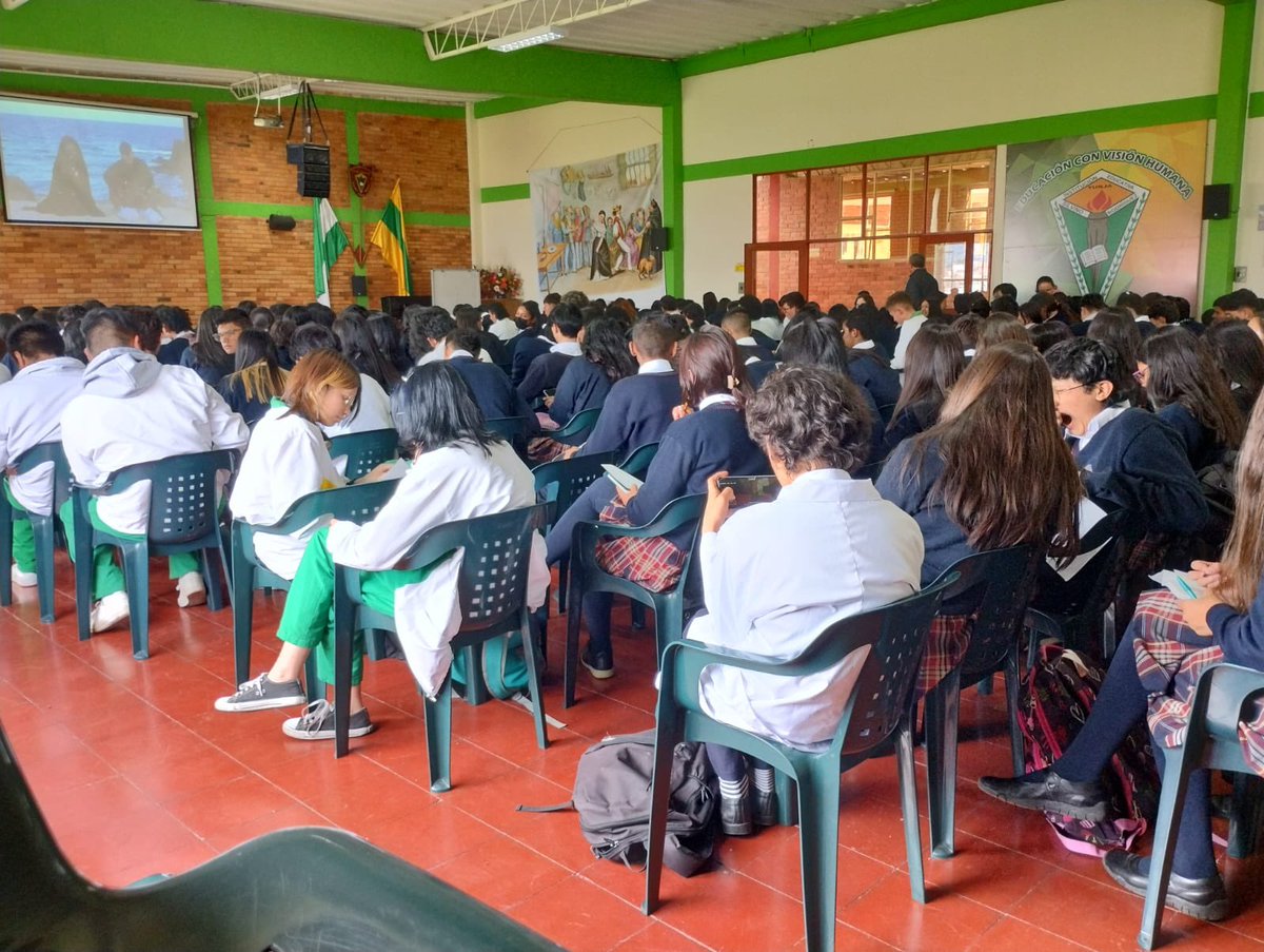 DerechoJDC's tweet photo. #DerechoJdc Impacta a 400 estudiantes de los diferentes Colegios de Tunja, buscando la formación de líderes✅✅✅. #proyectoliderazgoderechojdc https://t.co/xY0lRaInkw