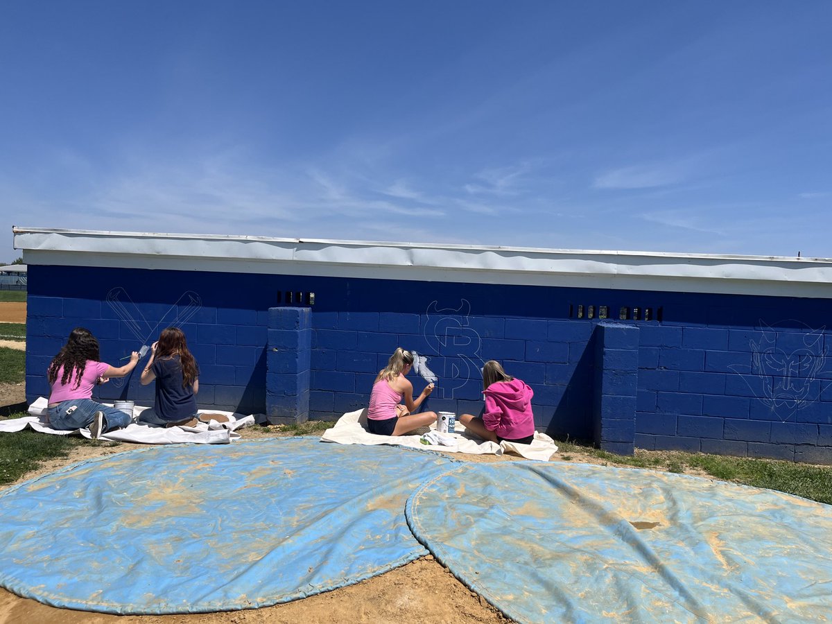 MrsLavinArt's tweet photo. Dugout #2 has begun! https://t.co/AXRH6DQS8j
