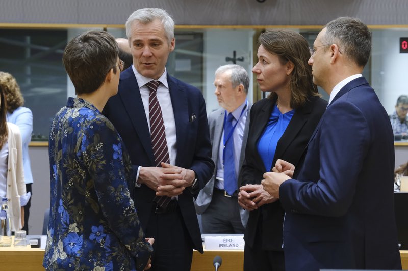 #GAC #EUCO @adleande 'Support to Ukraine must remain our priority. We need increase our military support and adopt an ambitious 14th sanctions package before EUCO. We also need to adopt negotiation frameworks for Ukraine & Moldova, and convene the 1st IGCs by the end of June.'
