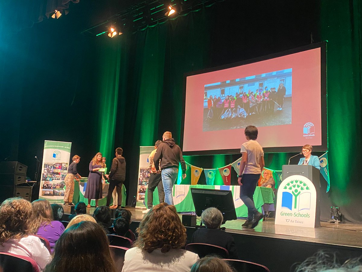 oatlands_green's tweet photo. A proud moment for our committee today as they received our Green Flag for Travel. Well done to all involved over the past two years. 👏🏻♻️ @GreenSchoolsIre https://t.co/H8siszMLA2