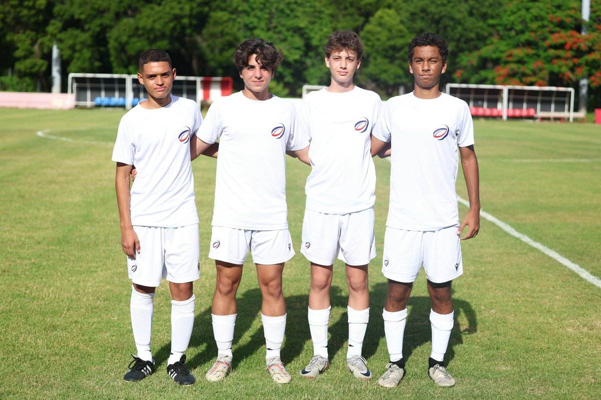BARCAAcademyRD's tweet photo. Felicitamos a nuestros jugadores #BarçaAcademyRD Hugo González, Jorge Valenzuela, Mateo Carias Serulle y Patterson Ramírez quienes fueron llamados por la Selección Nacional de República Dominicana U17 para formar parte de un microciclo de trabajo ⚽️🇩🇴👏🏼🤩 https://t.co/50C9rdu42y