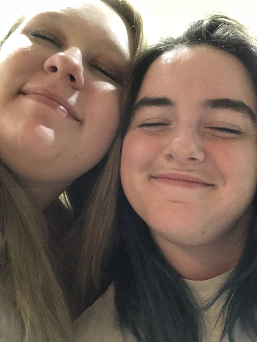 TacoDaisy's tweet photo. rachel. raychill. raychillin like a villian. happiest of happy birthdays to you my sweet, wonderful, beautiful, intelligent, music loving friend. you deserve the entire world and i am so thankful for you and our friendship. love you to the 🌙 and to 🪐  💗💗💗 https://t.co/DLmM12nm1A