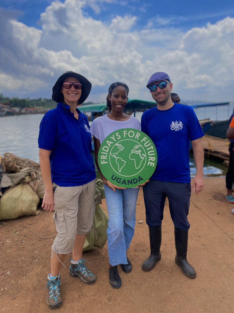 Today I joined @UKinUganda and @Fridays4FutureU for a cleanup at gaba landing site where we were able to create awareness to the public about the dangers of plastics to our water and aquatic life. #beatplasticpollution #savelakevictoria #climateaction