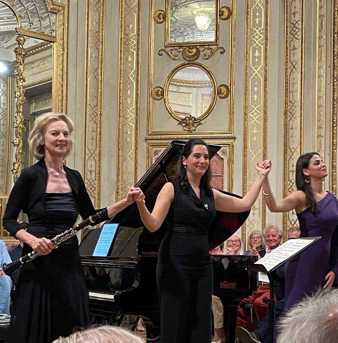 Thanks #GülruEnsari for inviting #SabineMeyer and me to join you for this very special evening of making music together at Schloss Neubeuern last weekend! Seeing you again after 17 years since #JugendMusiziert ‘07 and having a concert together was the biggest treat.