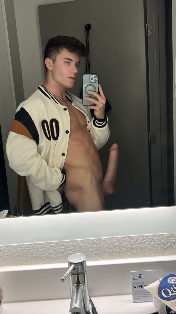 DrakeVonn's tweet photo. Would you let me go deep inside you? 😏

https://t.co/U4awmqaEFq https://t.co/LdlvsdT08W