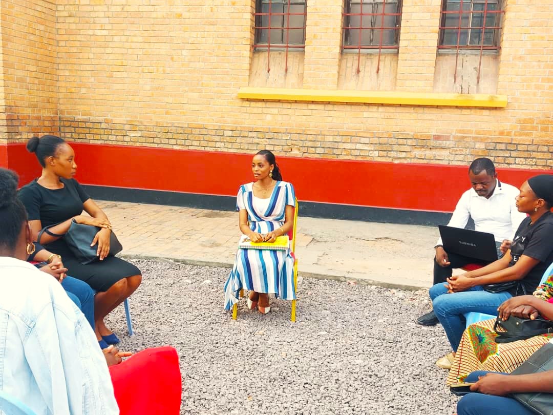 ClaireFondation's tweet photo. #RDC_FMC: Les diplômes sont essentiels, mais l'expérience pratique est ce qui fait la différence 
Journée Internationale des Ressources Humaines, encourageons les jeunes aux des opportunités d'apprentissage pratique pour compléter leur formation #RH #DéveloppementProfessionnel https://t.co/RTcBDqu1QY