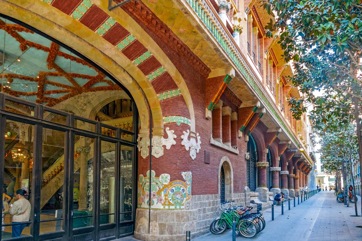 Barcelona ❤️ Ciutat Vella, Palau de la Musica Catalana #Barcelona #CiutatVella #streetphotography #travelphotography #april2024 Good Evening Friends ✨️