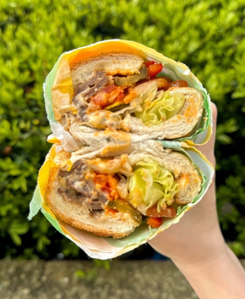 Spice up your day with the Chipotle Cheese Steak Sub from the all-new Smokehouse Menu at @SubwayUK 🔥 #subway #smokehouse #chipotle #newmenu