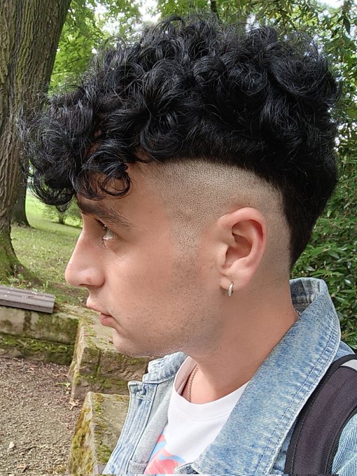 I have new haircut and friend told me that i look like dinosaur 😂😂😂 so i look like dinosaur 😂😂😂 https://t<a href="/tag/xhamster"class="tags"><span>#xhamster</span></a>