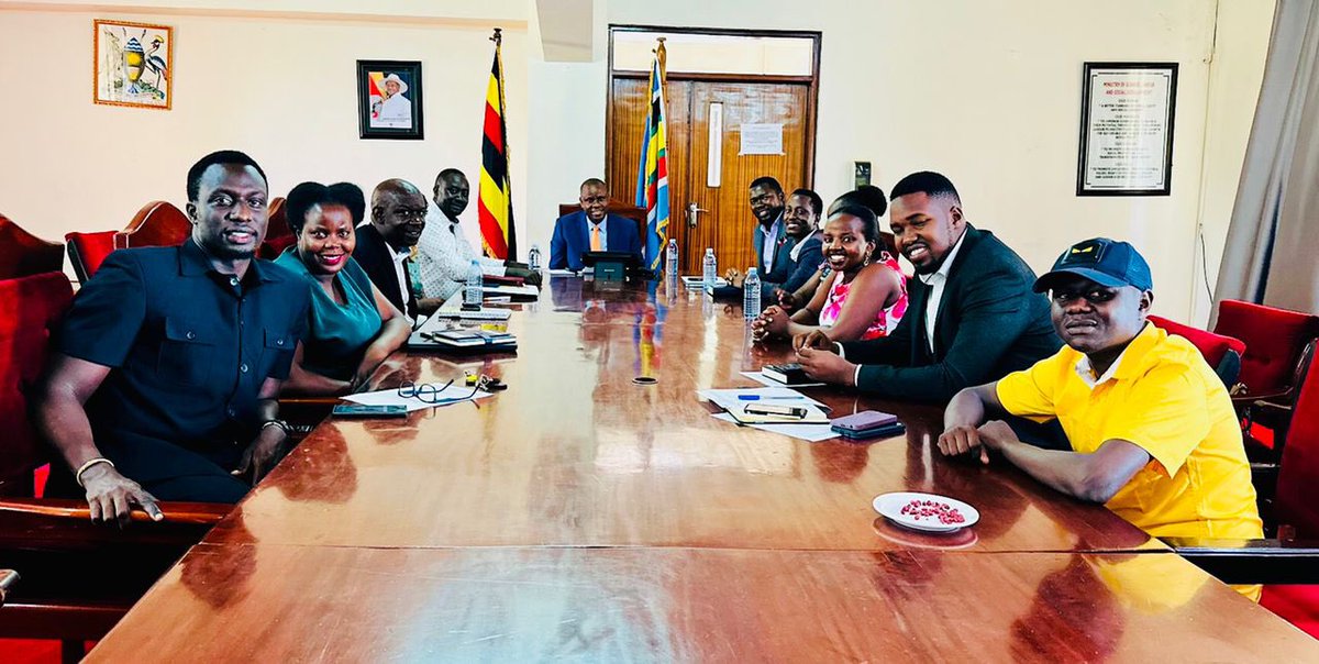 Senior Ministry of State for Youth and Children Affairs Officials & i, met National Youth Council leadership earlier to day. @Mglsd_UG @BettyAmongiMP @GovUganda