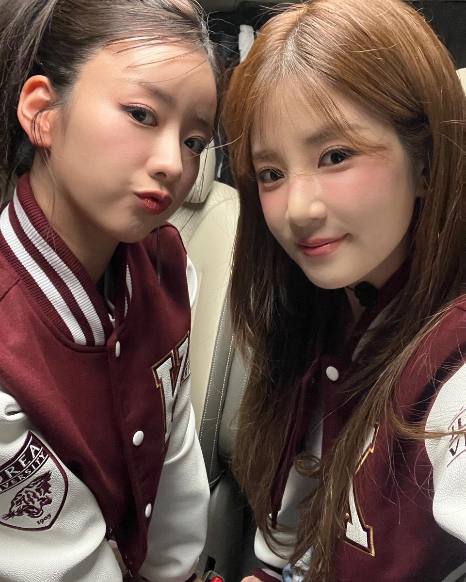 kkangx_2's tweet photo. 초봄 캠퍼스커플룩 이거지예...😍 https://t.co/uErHHCgCi6