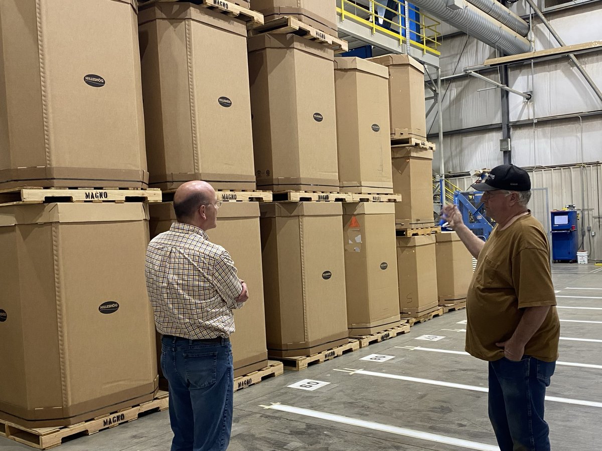 hilleshogseed's tweet image. Great tour with Nick Storer, the ASGA VP of Science and Innovation, taking the time to tour our facilities in Longmont, CO, last week. #Hilleshog #sugarbeet #ASGA