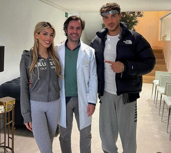 conlalunapiena's tweet photo. Anche il dentista è un omarista

Comunque la convivenza madrilena uno dei miei punti deboli, quando tutto era possibile https://t.co/Q2Bdu3yExn