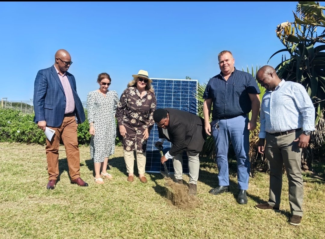 TREATMENT WORKS PLANT RECEIVES AN UPGRADE 
The Metro switched on the  monitoring equipment and turned the sod for the Infrustructure upgrades at the East Bank Treatment Works today. 

The treatment works will improve existing infrastructure, treatment capacity using Solar Energy