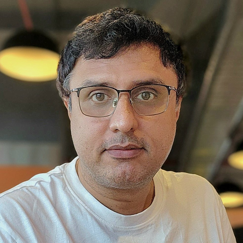 sathishsampath's tweet image. #newprofilepic 
#timeforchange 
After many many days and nights and months... now a profile pic change