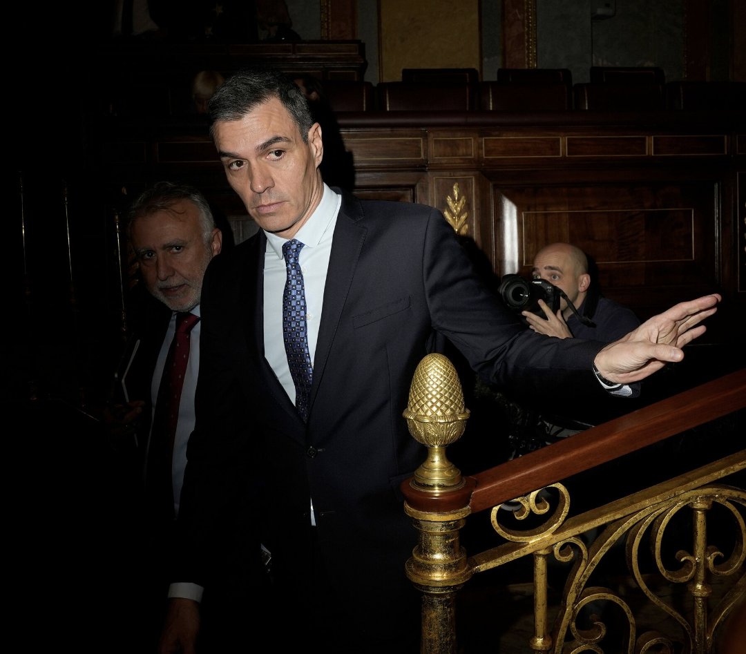 EmmaRincon's tweet photo. 🇪🇸 Hoy España con @sanchezcastejon en el poder tiene:

🇨🇺 Embajador en Cuba (tiranía con 65 años en el poder y miles de fusilados y presos políticos).
🇻🇪 Embajador en Venezuela (tiranía con 25 años en el poder)
🇳🇮 Embajador en Nicaragua (tiranía)

🇦🇷 No tiene embajador en Argentina, con un gobierno democráticamente electo por el 56 % de los argentinos.